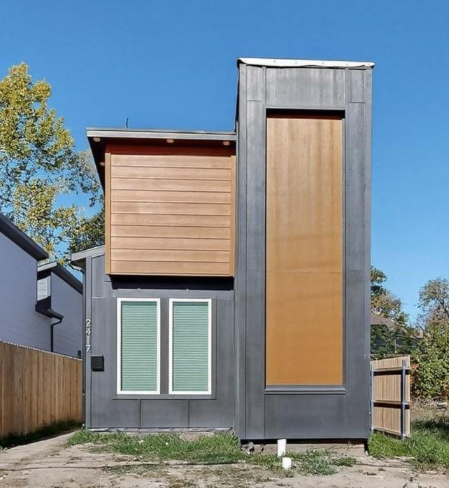 Lincoln Manor - Residential