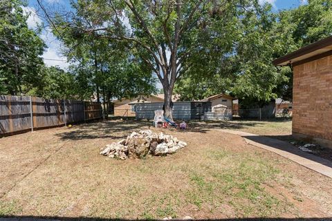 A home in Crowley