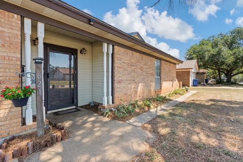 A home in Crowley