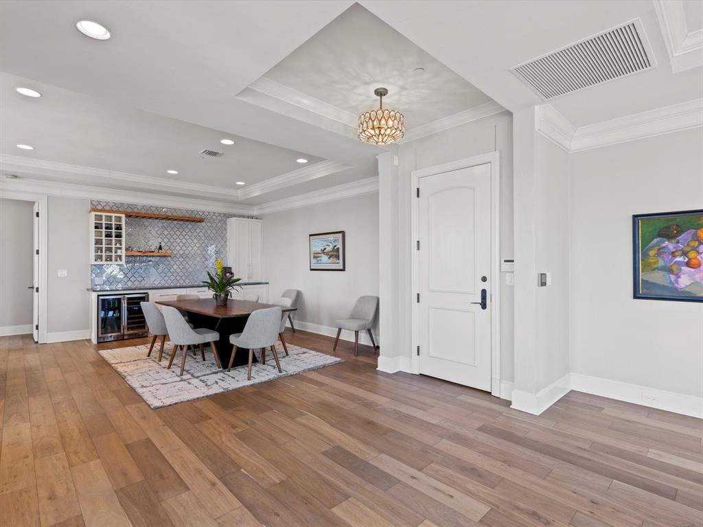 Villa De Leon Condo - Residential