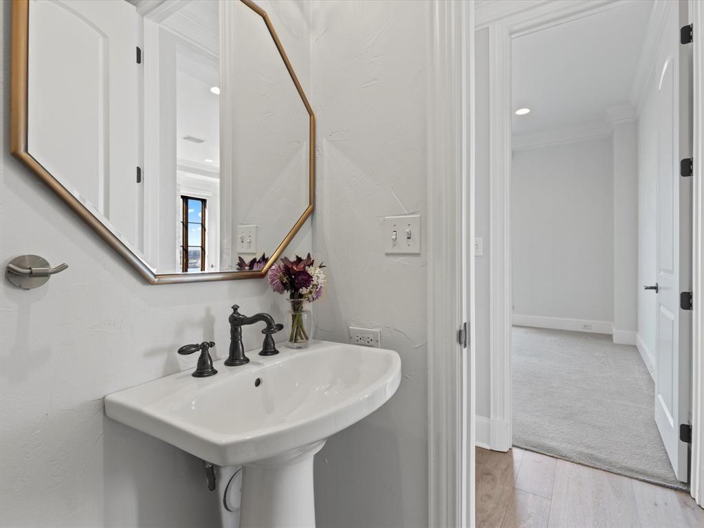 Villa De Leon Condo - Residential