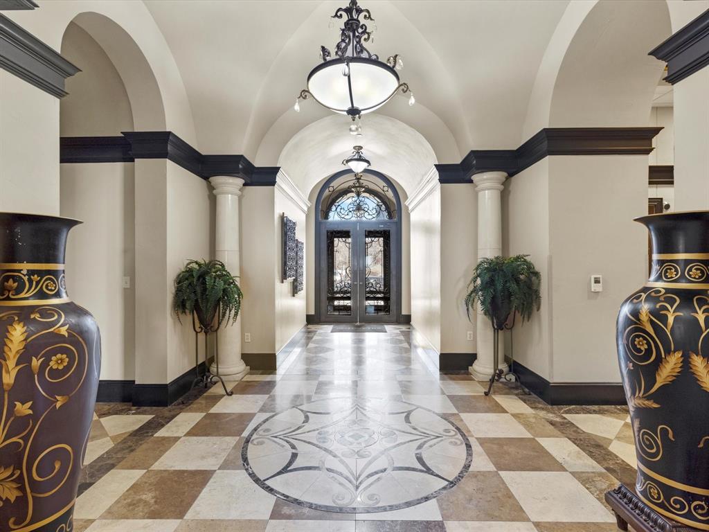 Villa De Leon Condo - Residential