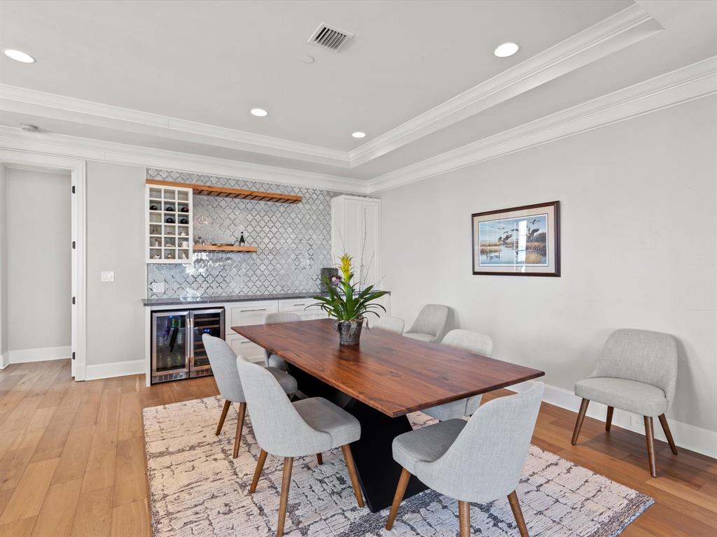 Villa De Leon Condo - Residential