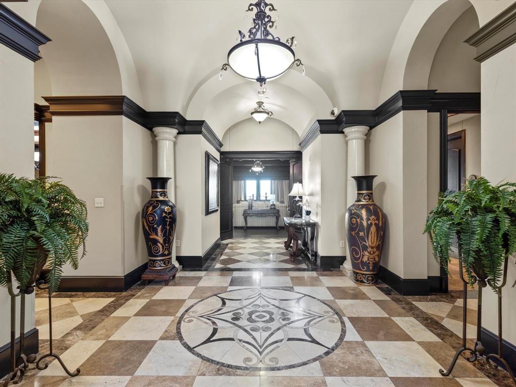 Villa De Leon Condo - Residential