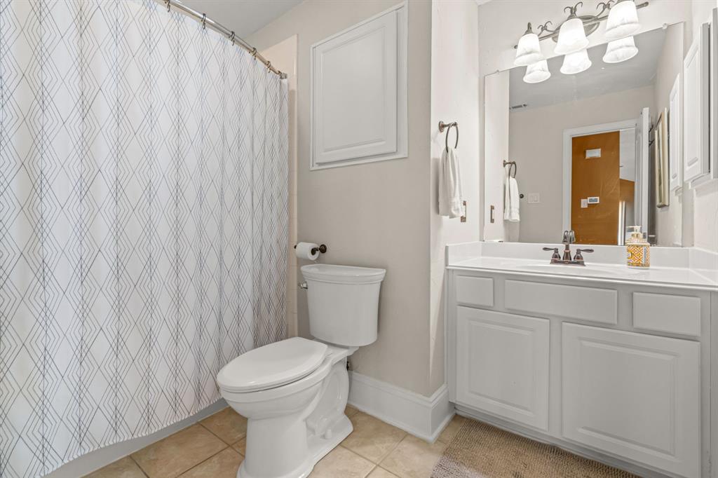 The Lakes On Legacy Drive Ph IV - Residential