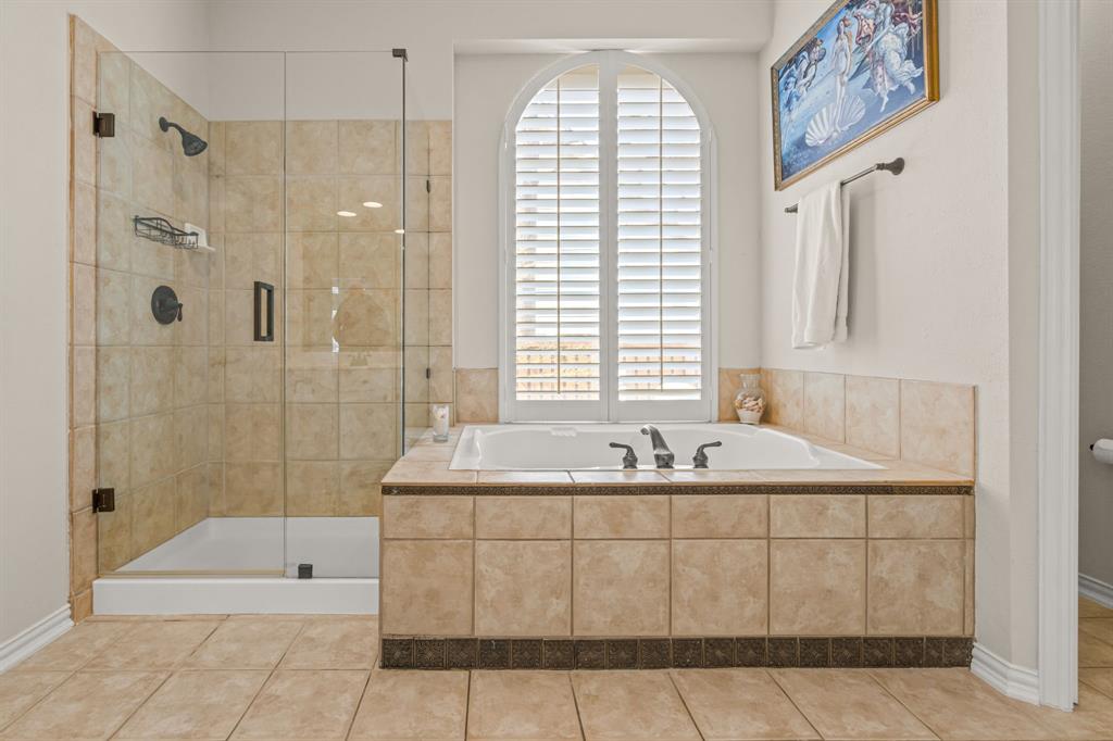 The Lakes On Legacy Drive Ph IV - Residential