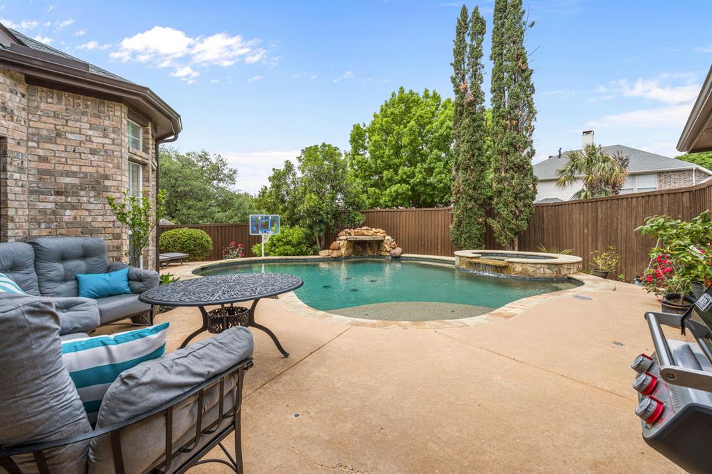 The Lakes On Legacy Drive Ph IV - Residential