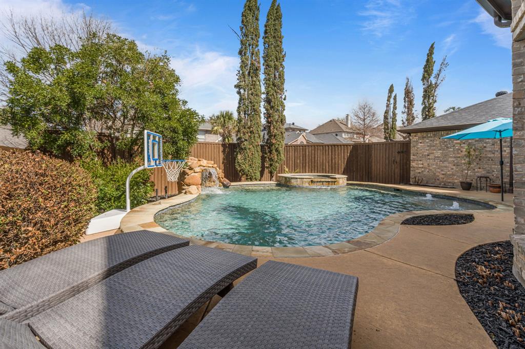 The Lakes On Legacy Drive Ph IV - Residential