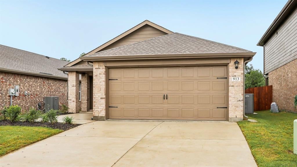 913 Jefferson Way