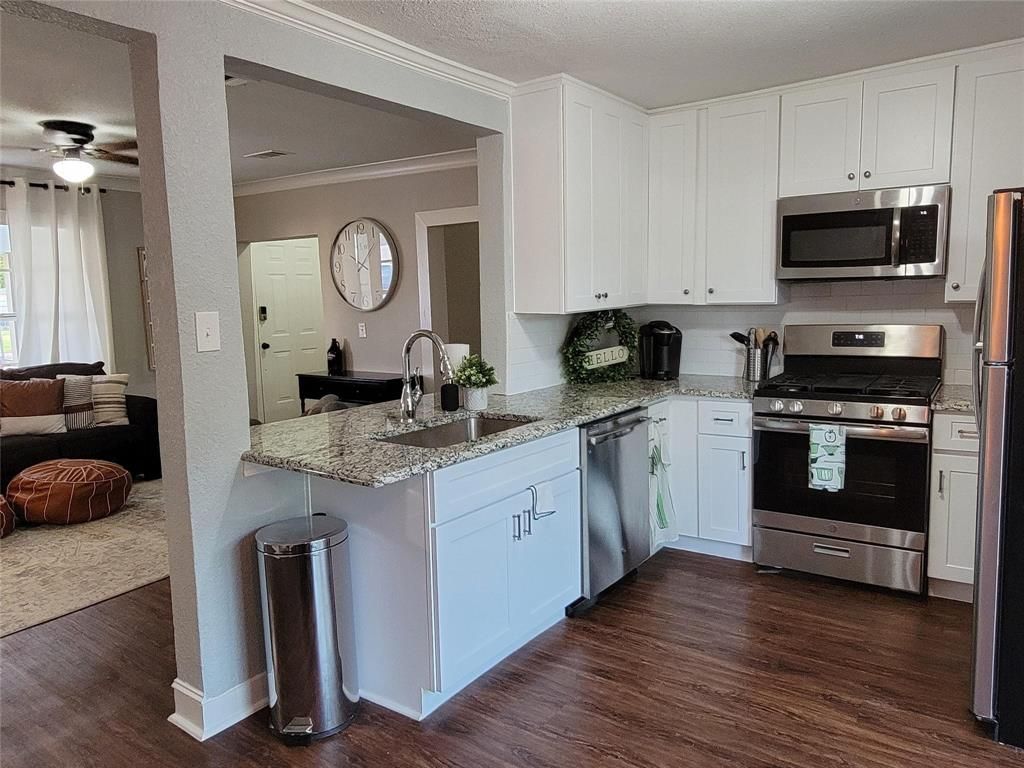 Photo of 203 W Oak Street, Celina, TX 75009 (MLS # 21194117)