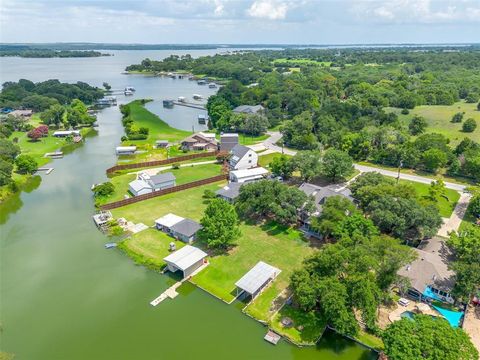 11972 Younger Court Azle TX 76020