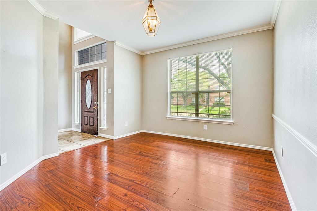 870 raintree Lane