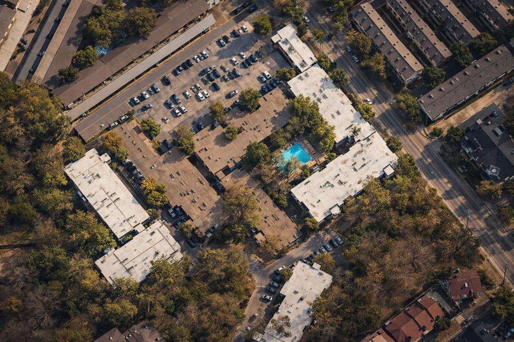 River Oaks Condos - Residential