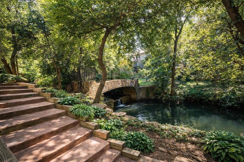 River Oaks Condos - Residential