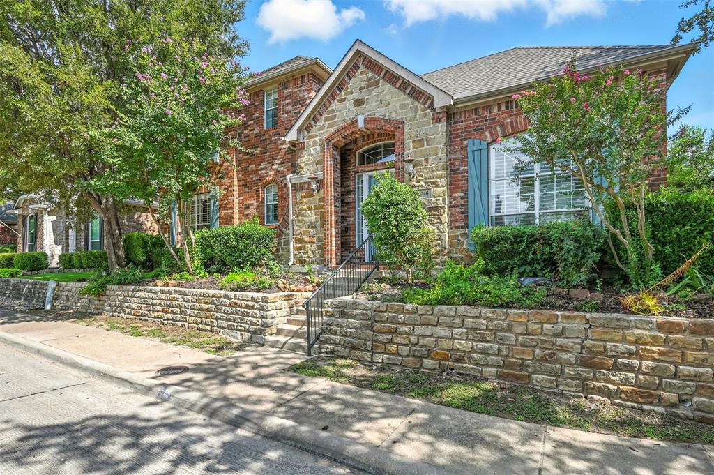 946 Briar Oaks Drive