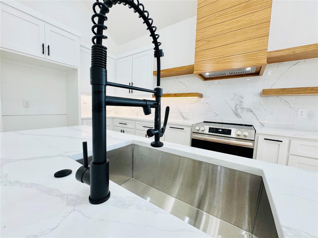 COOPER HAWKINS - Residential