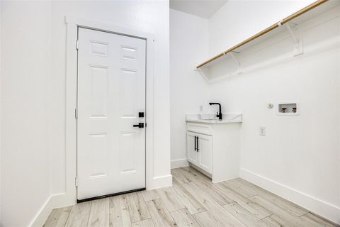 Tiny photo for 2125 RS COUNTY ROAD 3150, Emory, TX 75440 (MLS # 21101369)