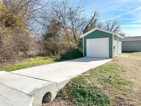 A home in Mineral Wells