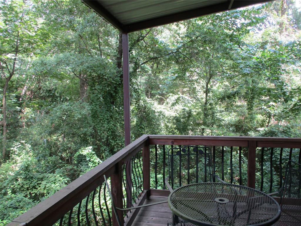 611 WHITEOAK Circle