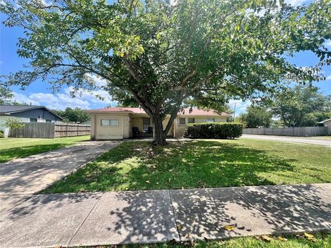 3006 Joanna Drive Farmers Branch TX 75234