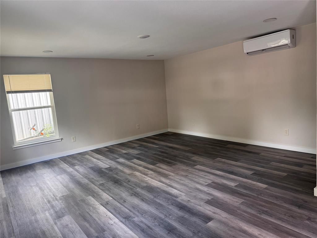 Photo of 3849 Boquillas Circle, Granbury, TX 76048 (MLS # 21313029)