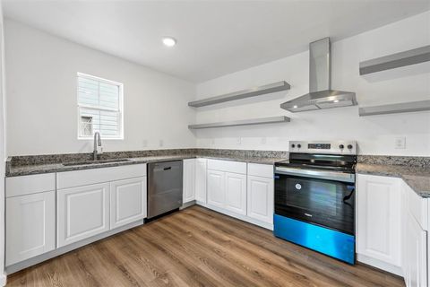 504 E Robert Street Fort Worth TX 76104