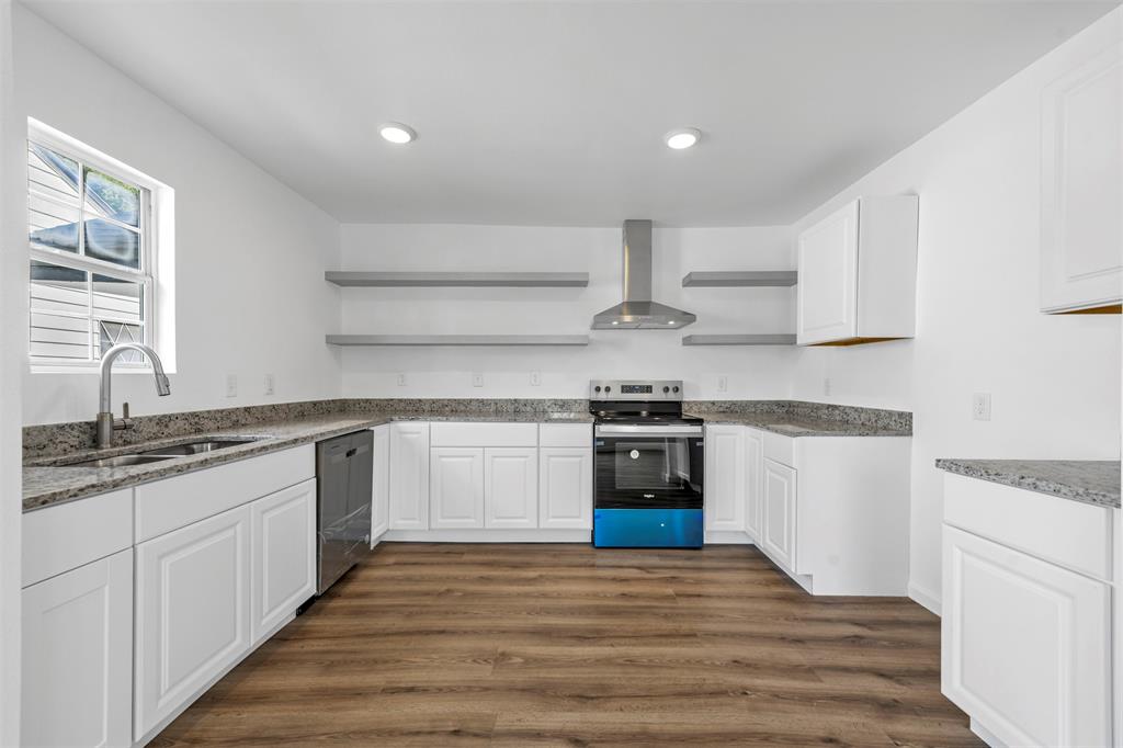 504 E Robert Street
