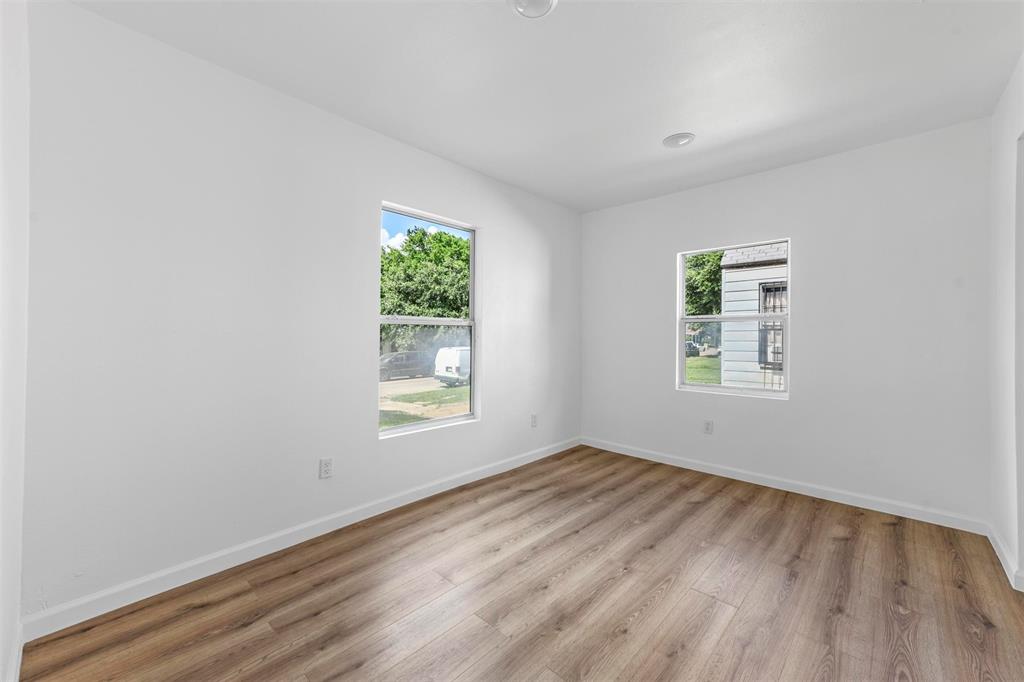504 E Robert Street