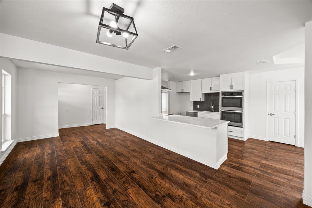 3300 Bandolino Lane