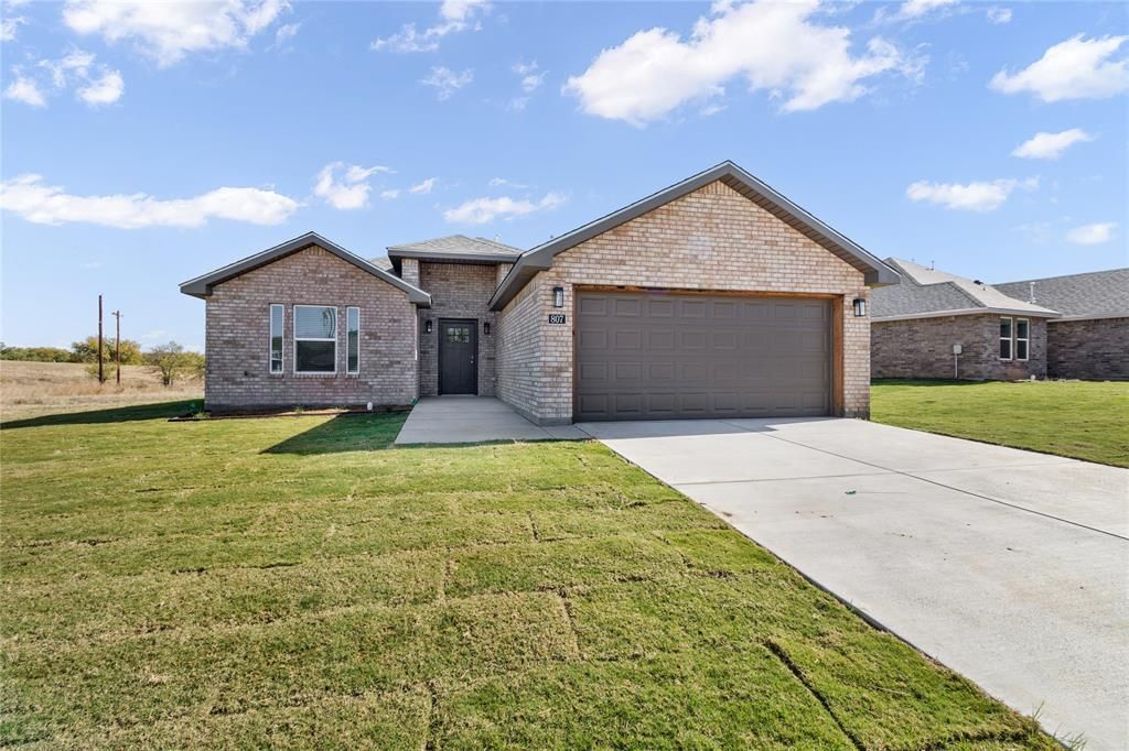 Photo of 807 Bella Blvd Street, Coleman, TX 76834 (MLS # 21164522)