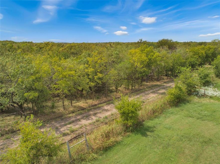 Discover the freedom to create your dream property! Conveniently located near Kaufman, Kemp and Cedar Creek Lake this versatile lot offers no deed restrictions, giving you endless possibilities. Whether you envision a manufactured home, tiny home, barndominium, or a custom-built residence, this is the perfect canvas for your vision. ask about owner financing!
Whether you are looking for room for a garden, space for animals, or simply a peaceful retreat close to town. Enjoy country living with easy access to nearby amenities, shopping, and dining.
Don’t miss your chance to secure one of these unique lots and make your Texas dream a reality! Contact the agent for information about seller financing.