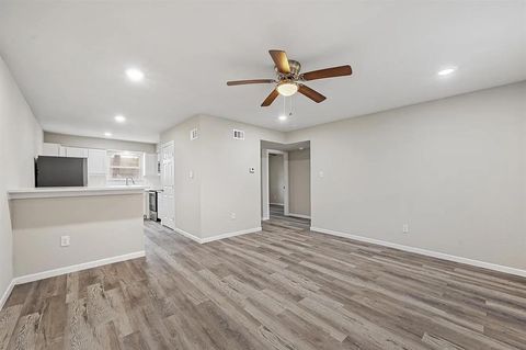 Photo of 500 Us-75 N #9, Van Alstyne, TX 75495 (MLS # 21250176)