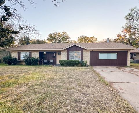 2205 10th Street Brownwood TX 76801
