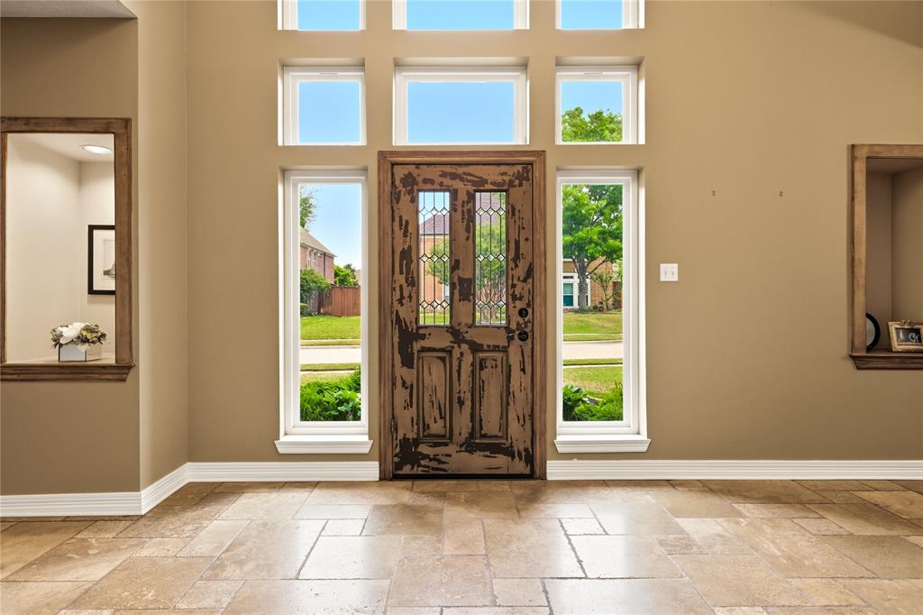 1112 Lakestream Drive