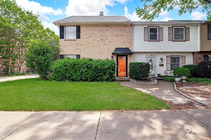 Great Townhome in Graham Square!  Open floorplan downstairs with living, dining, kitchen and half bath.  Upstairs has two bedrooms and one and a half bathrooms.  Close to shopping, dining and entertainment.  Walk to Junior High school.