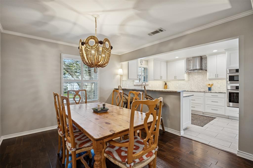 6520 Mercedes Avenue