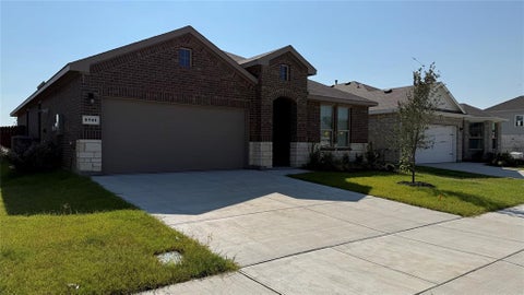 Photo of 9741 McClane Farm Drive, Fort Worth, TX 76036 (MLS # 21351644)