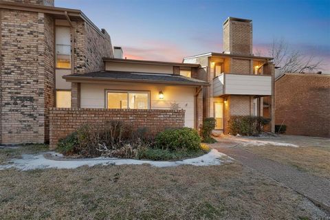 Photo of 2018 Warnford Place, Arlington, TX 76015 (MLS # 21170656)