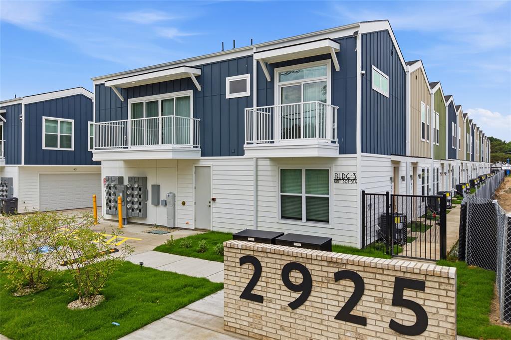2925 Spruce Valley Lane 405