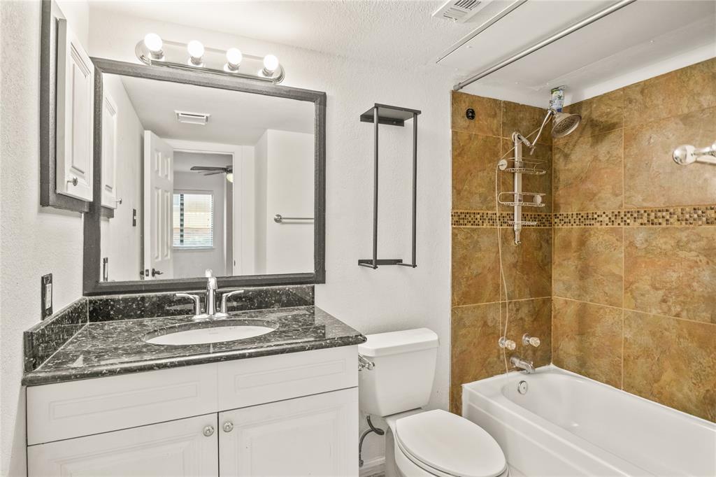 Cedar Creek Twnhms - Residential