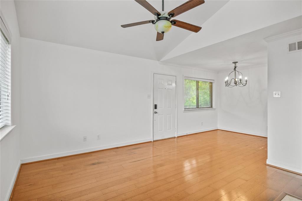 Cedar Creek Twnhms - Residential