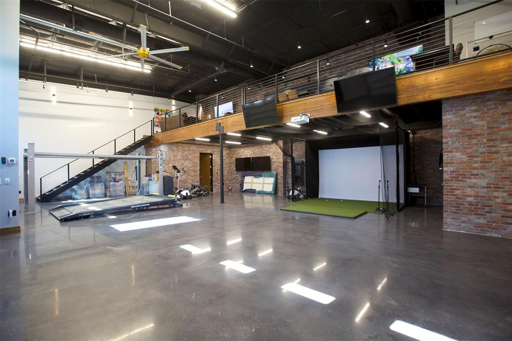 1725 N HWY 377 201 &