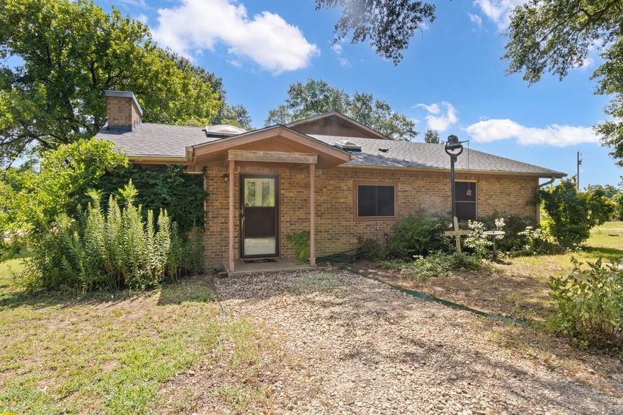 Discover this charming home featuring 3 bedrooms and 3 bathrooms, nestled on four spacious lots with no HOA.It offers natural light, an upstairs area, a screened-in porch, and a nicely landscaped yard. Located near the lake, it's a perfect place to relax or enjoy time with family and friends. Great for a weekend getaway or full-time living close to the water! All information deemed reliable but not guaranteed. Buyers and buyers agent to verify all information.