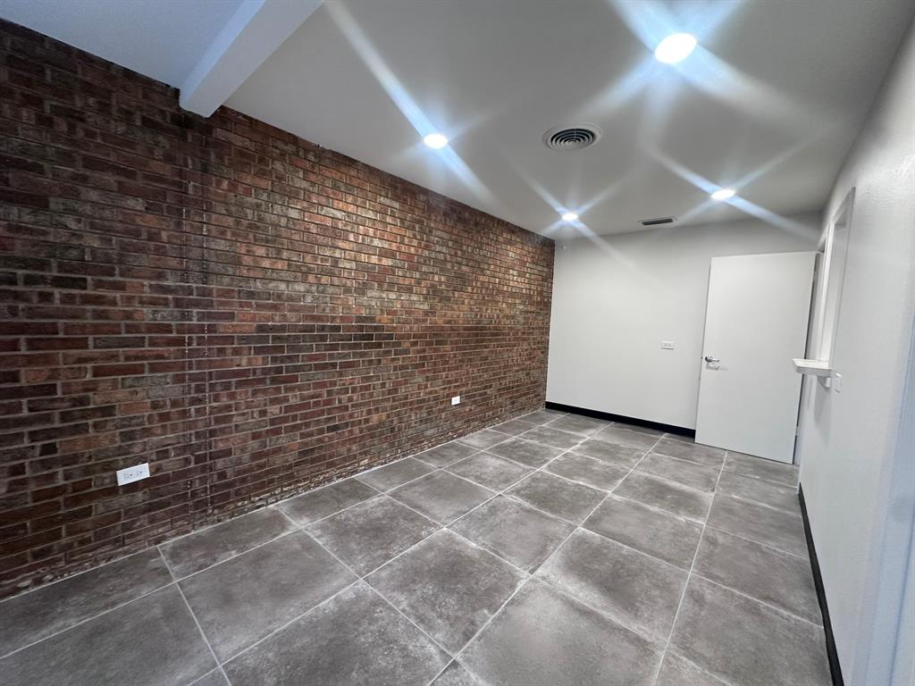 Town - Commercial Lease