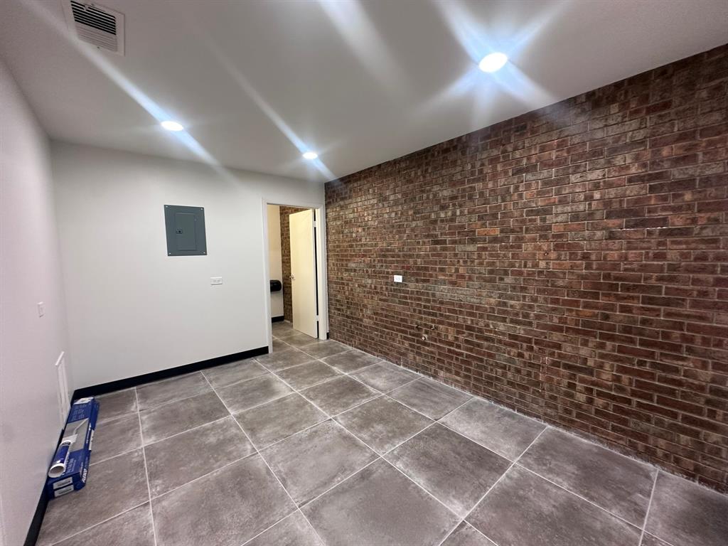 Town - Commercial Lease