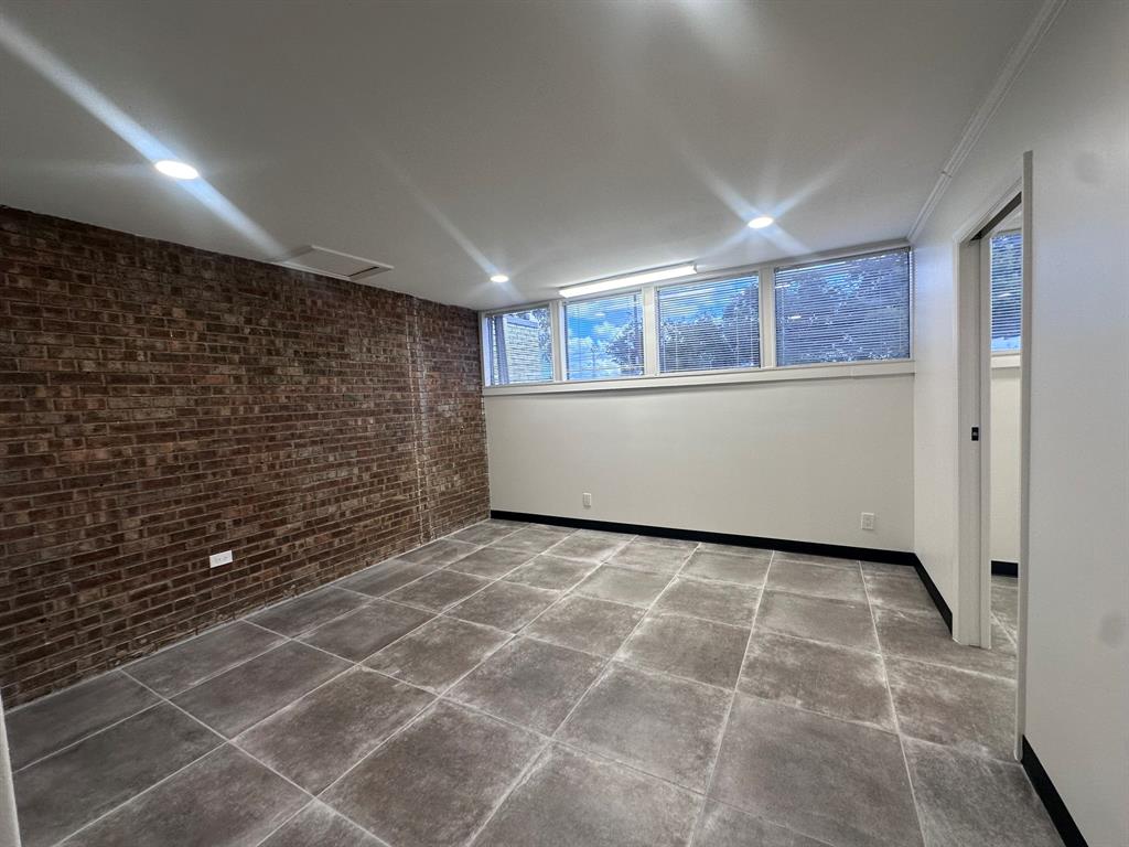 Town - Commercial Lease