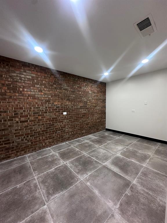 Town - Commercial Lease