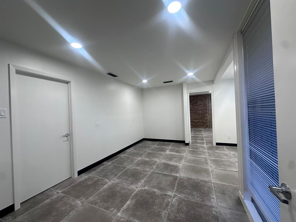 Town - Commercial Lease