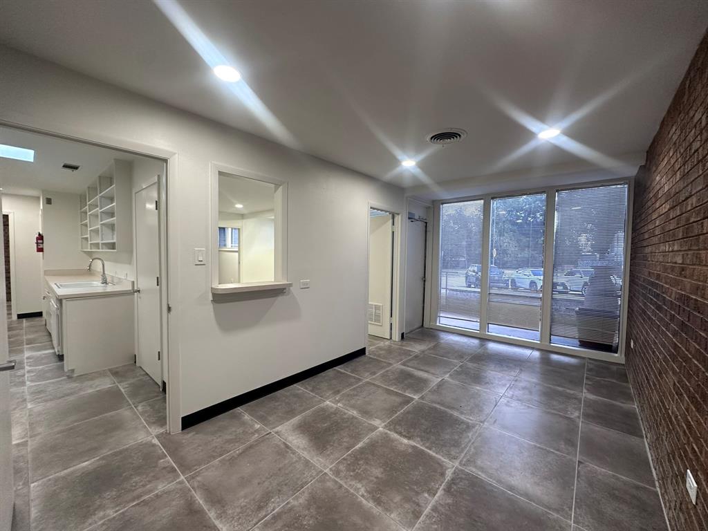 Town - Commercial Lease