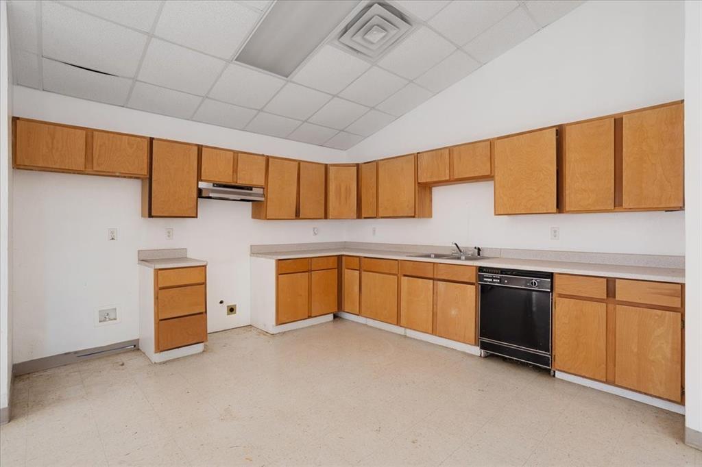 na - Commercial Sale